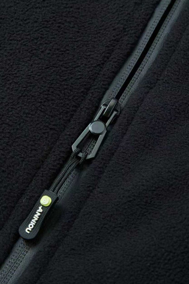Anniou zipper for a heated vest