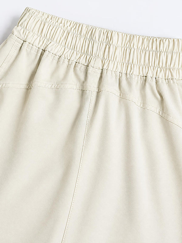 Back seam design of #ivory Quick Dry Shorts
