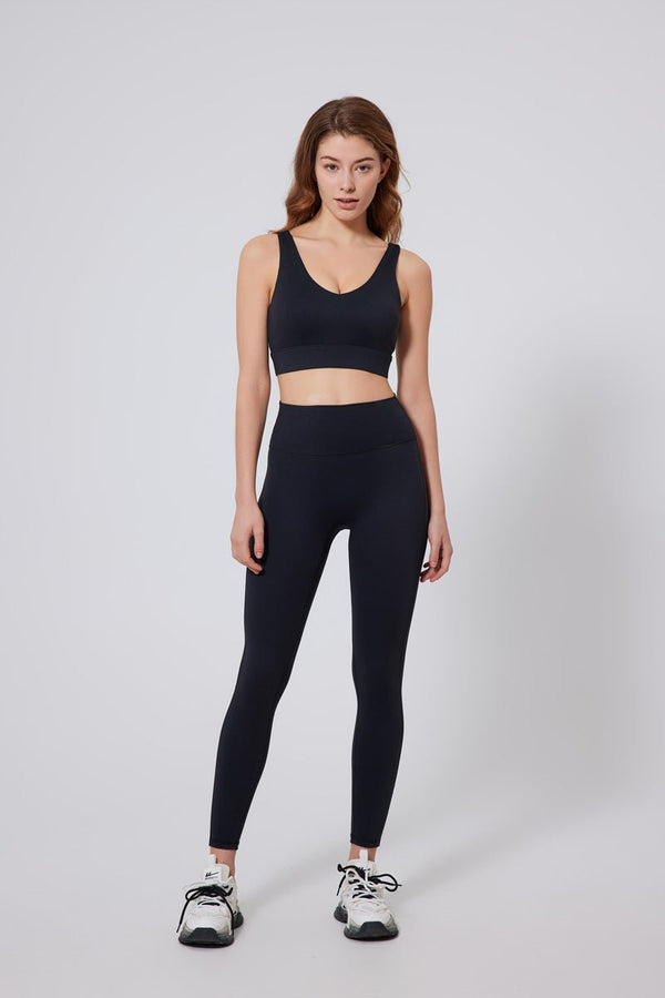 #black leggings and Strappy Crisscross Sports Bra by Anniou 