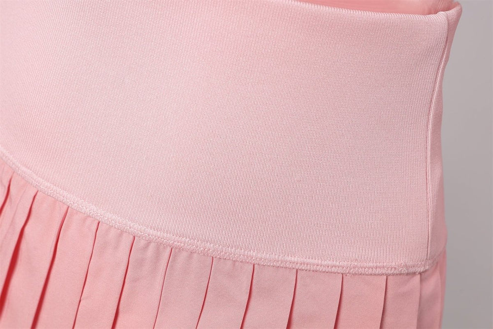 تنورة تنس بحماية من الأشعة فوق البنفسجية 50+