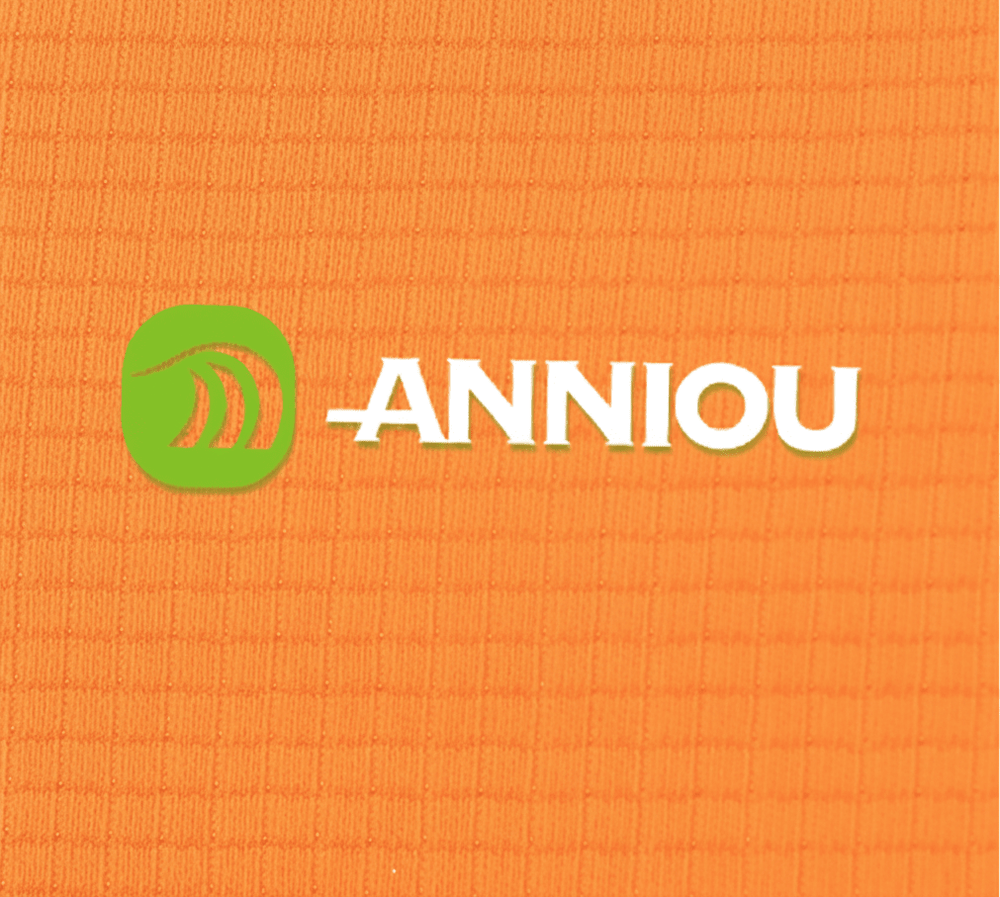 Magical silicone logo that turns green when exposed to ultraviolet light
