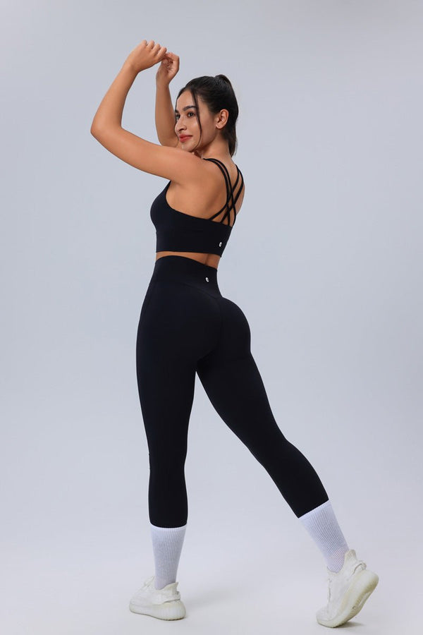 #black Crisscross Back Sports Bra and leggings by Anniou