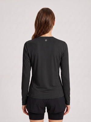 #Black Rear of Women's Long Sleeve Fitness T-Shirt
