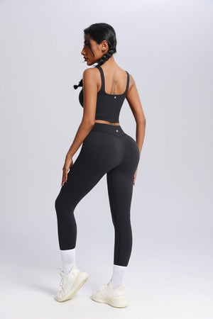 #black yoga top and leggings with bum lift 