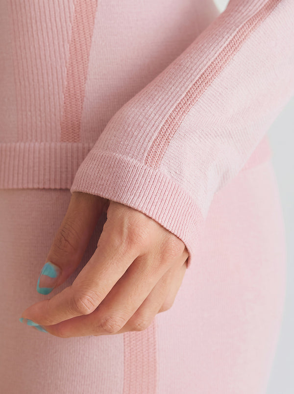 details of ribbed cuffs and hem with the #pink ski underwear