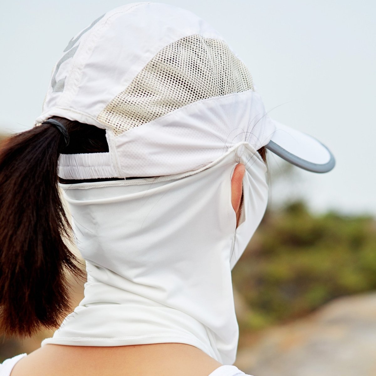 women's white  UPF 50+ Cap and Neck Gaiter
